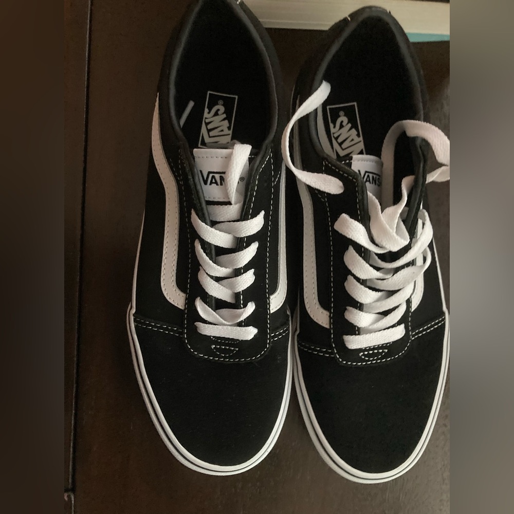 Vans Size 7 NWOT